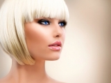 Blond bob frizura s frufrujem